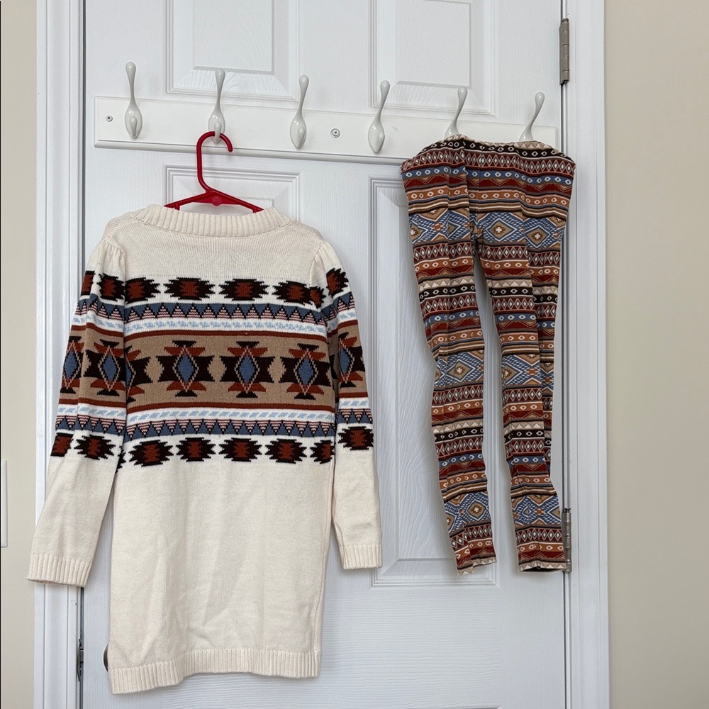 Gymboree cardigan  Southwestern I’m throwing in the matching leggings size 7